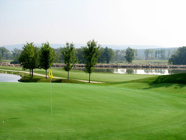 Mystic Rock Golf Course - Greens